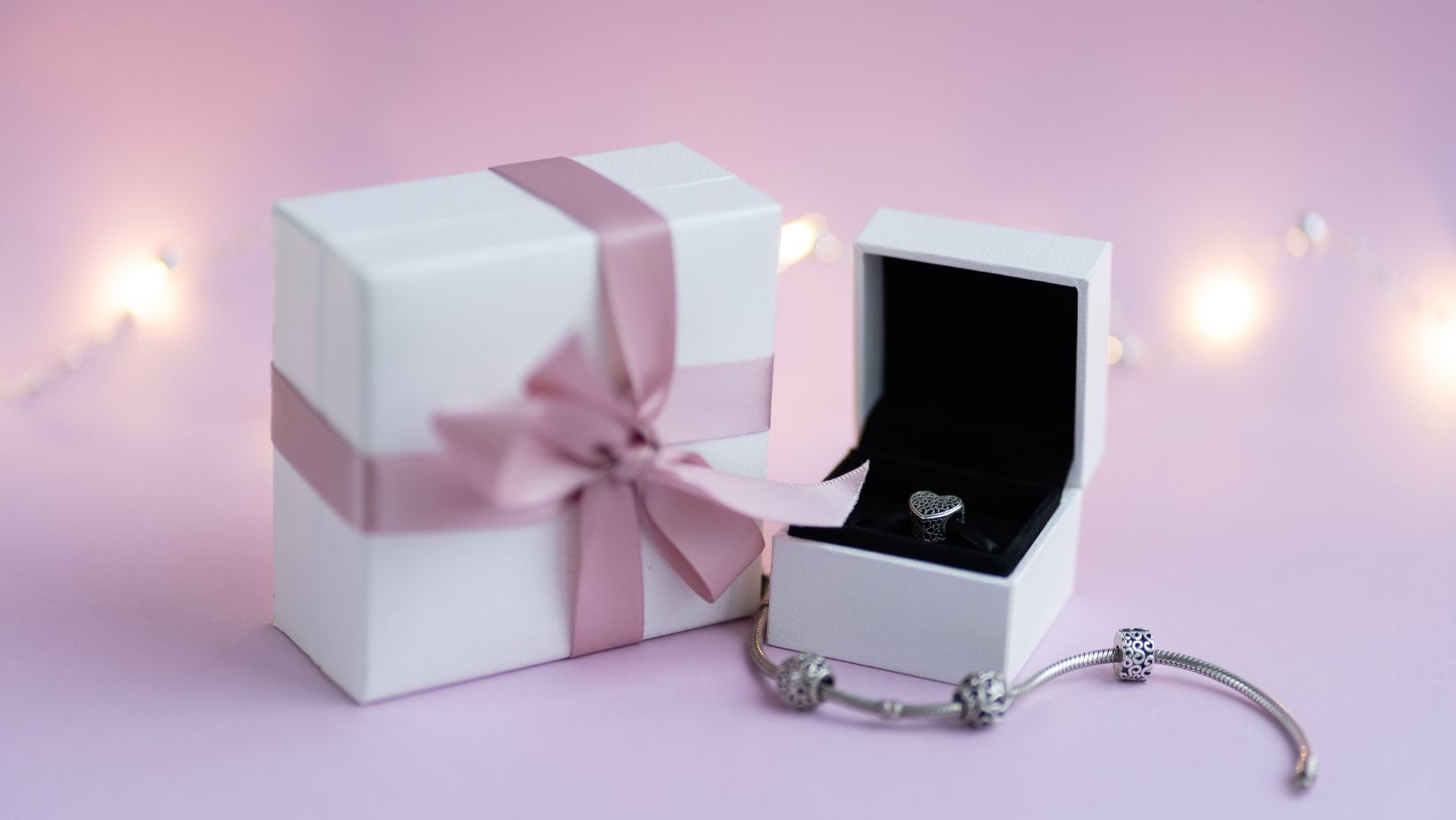 5 Tips for Jewelry Packaging That Gives Memorable Unboxing Experience